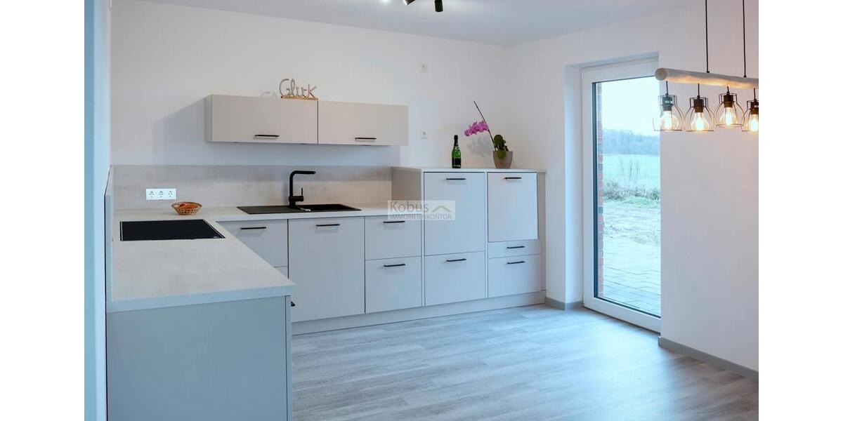 Erstbezug: OG-Wohnung (links) mit Balkon zu vermieten 3 zimmer