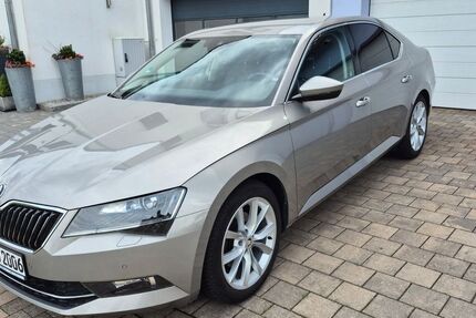 Skoda Superb 152.000 km 13.500 &euro; Sennfeld 97526