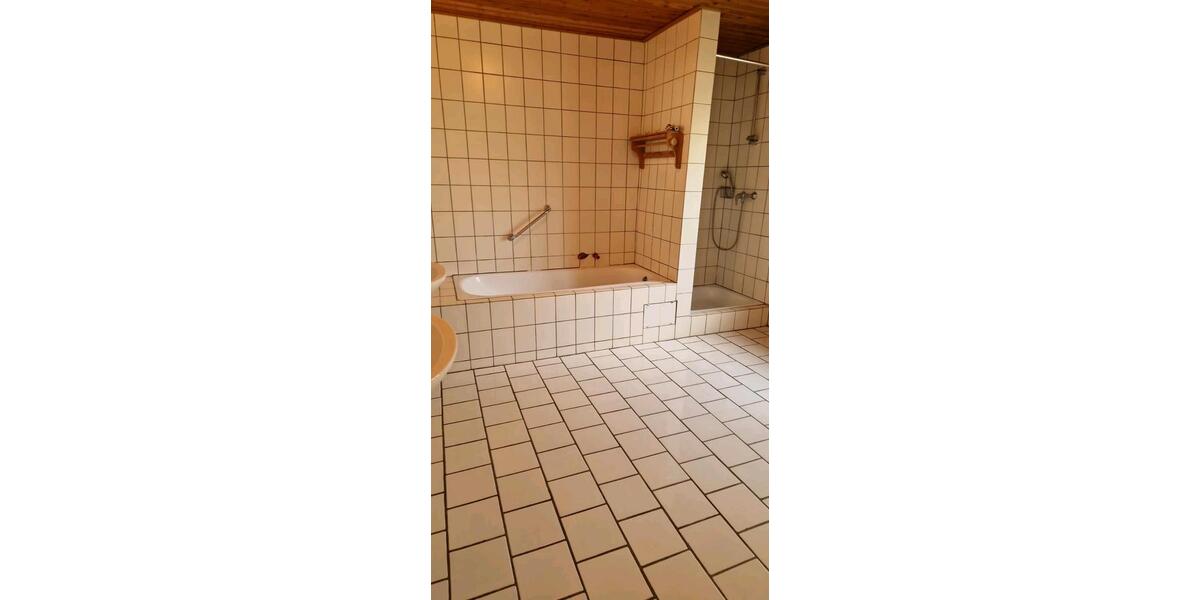 Einfamilienhaus Stockelsdorf - 5 Zimmer, 175 m&sup2;, 310.000&euro; | Angebot:26503504