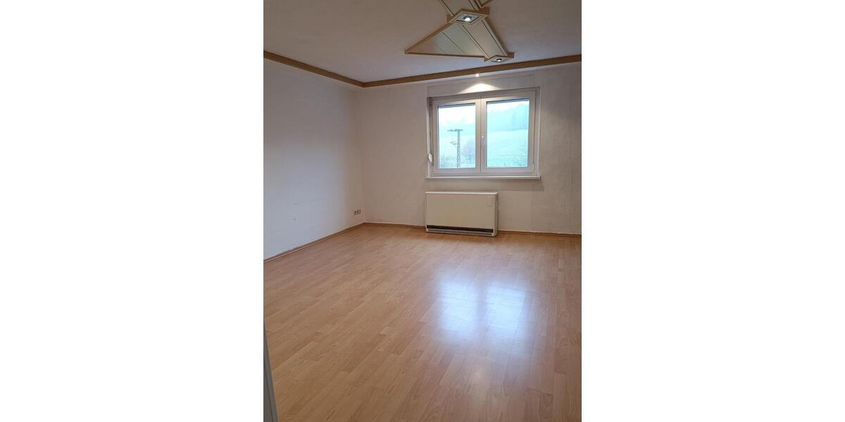 SOFORT: 3 ZKB 1. OG Whg. zu vermieten, Stellplatz + Garten nutz. 3 zimmer