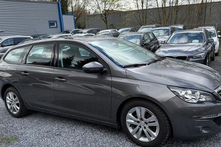 Peugeot 308 135.000 km 6.999 &euro; Detmold 32758