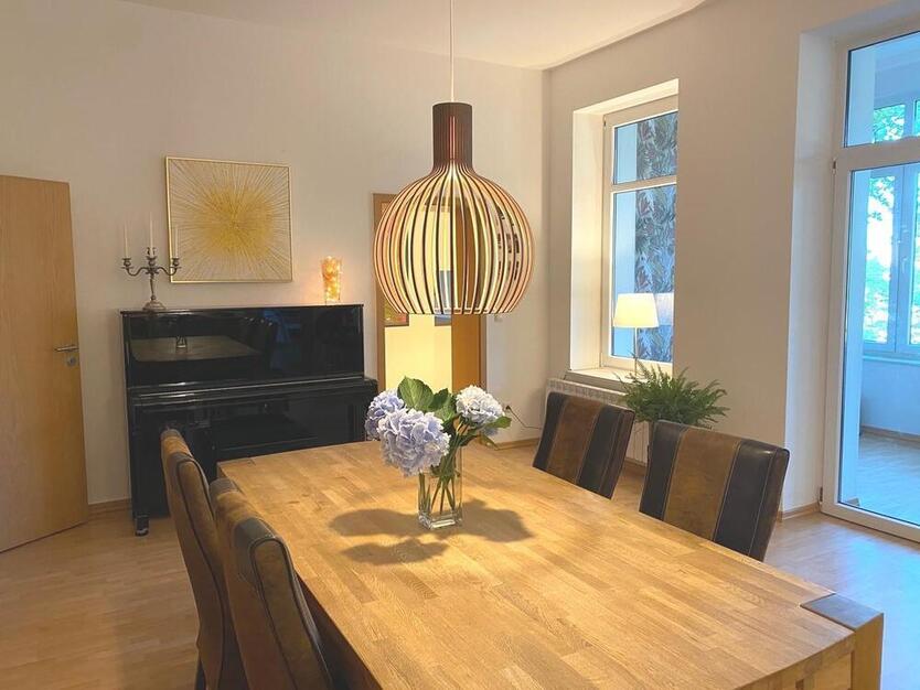 Ruhig gelegene 3-Zimmer-Wohnung mit Wintergarten auf großem Grundstück am Friedensberg