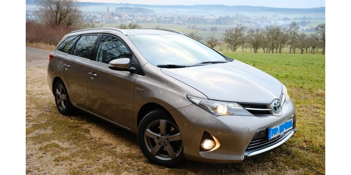 Toyota Auris Touring Sports 218.060 km 9.000 &euro; Langenenslingen 88515