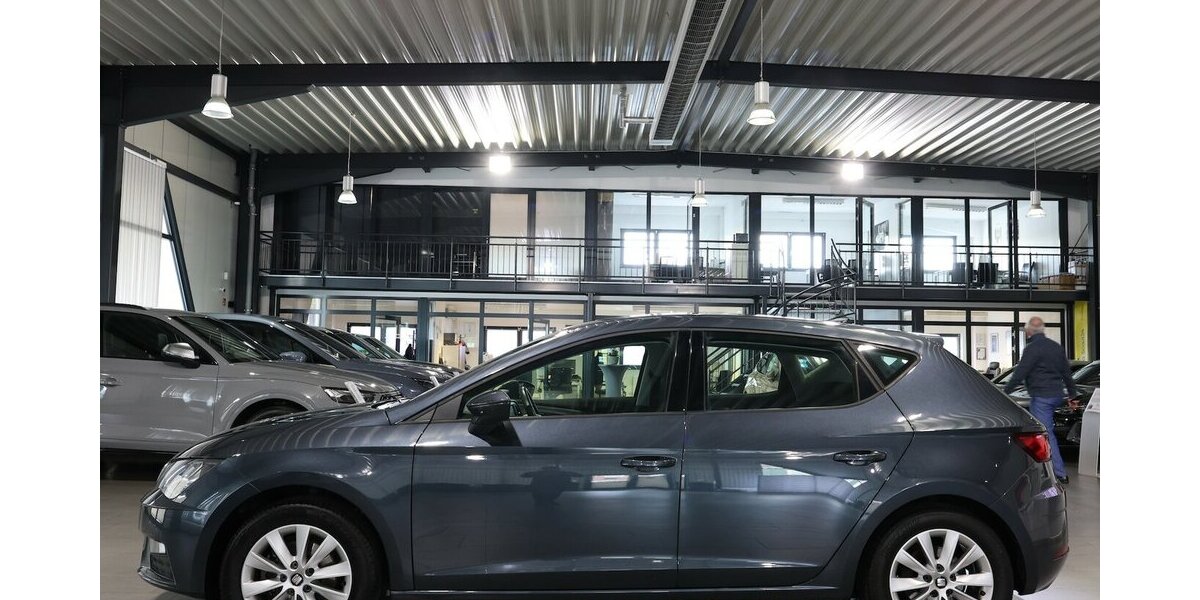 Seat Leon 1.6 TDI STYLE / NAVI-PLUS+APPLE+ANDROID 111.000 km 14.555 &euro; Hamm 59077