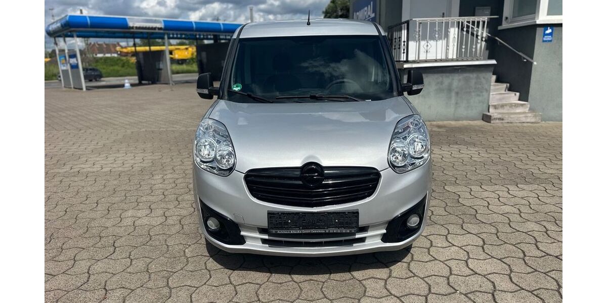 Opel Combo 135.000 km 5.990 &euro; Celle 29221
