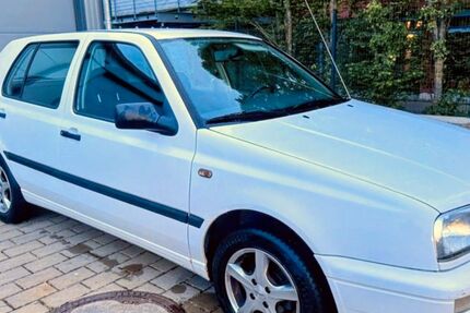 VW Golf 110.000 km 2.950 &euro; Eltmann 97483