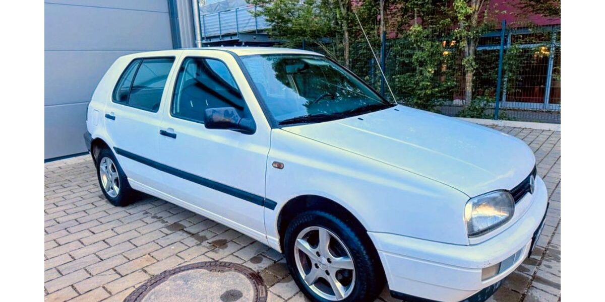 VW Golf 110.000 km 2.950 &euro; Eltmann 97483