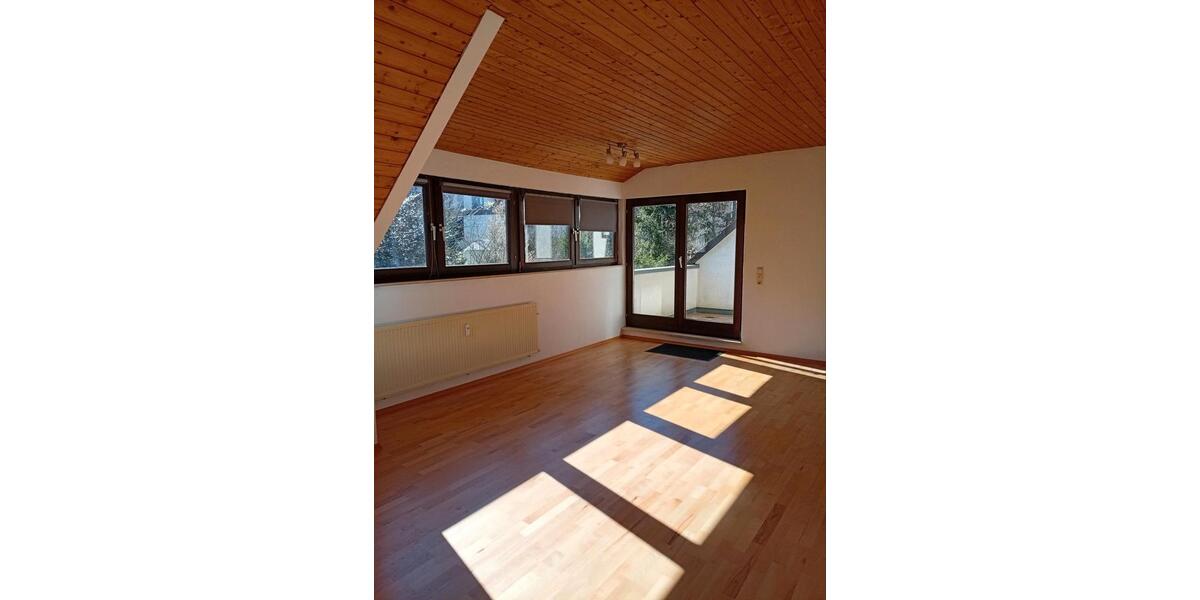 Dachgeschoßwohnung Betzdorf - 3 Zimmer, 78 m&sup2;, 630&euro; | Angebot:25380702