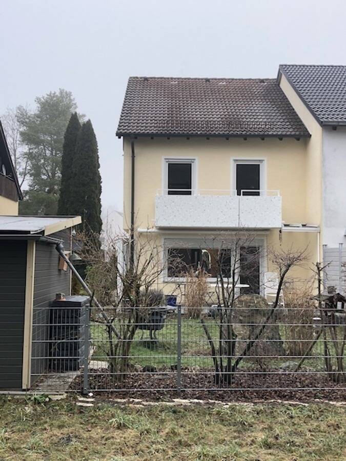 WEIGERT: Ansprechende Doppelhaushälfte mit ausgebautem Dachgeschoss und liebevoll angelegtem Garten