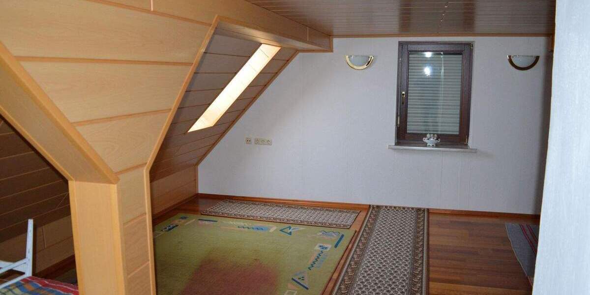 Einfamilienhaus Römhild Milz - 8 Zimmer, 150 m&sup2;, 72.000&euro; | Angebot:25668474