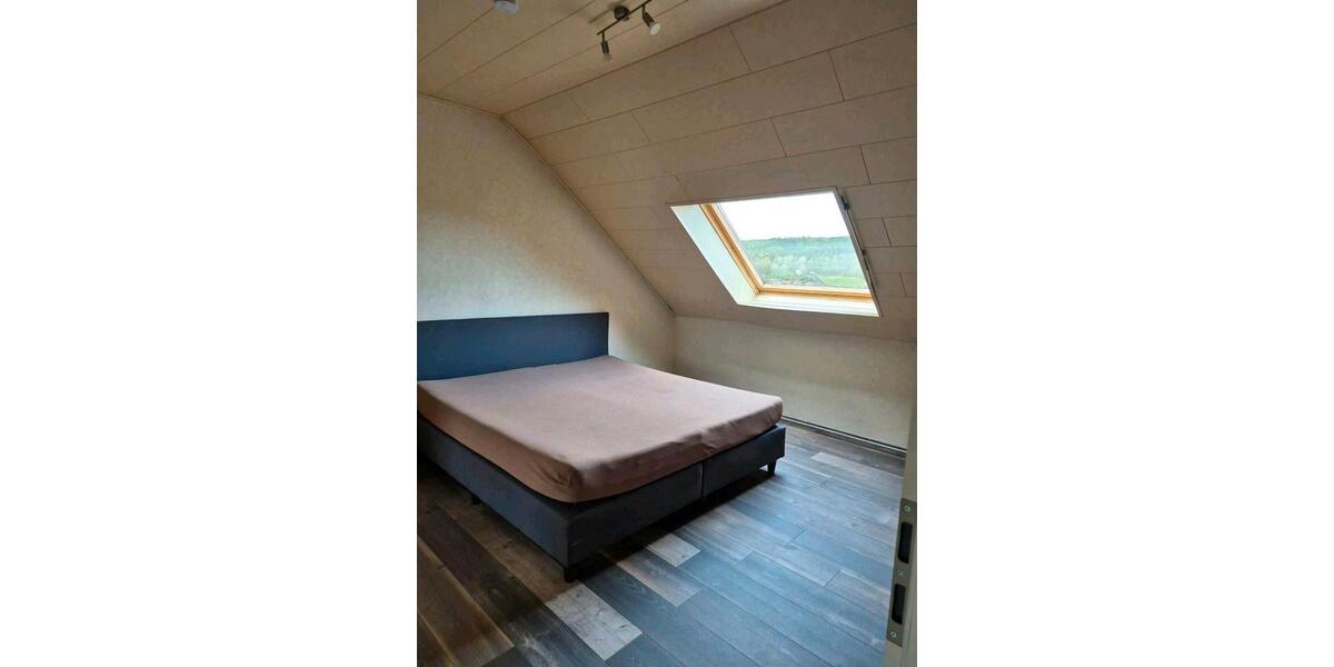 Einfamilienhaus Wächtersbach - 7 Zimmer, 260 m&sup2;, 2.400&euro; | Angebot:26359348