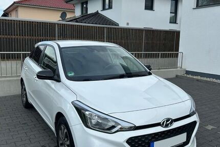 Hyundai i20 67.854 km 12.000 € Paderborn 33106