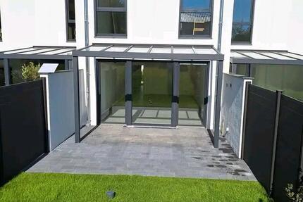 Schönes, geräumiges Haus mit 3 Zimmern 3 zimmer