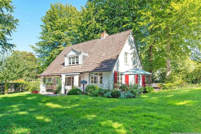 Haus zum Kaufen in Heikendorf 1.225.000 € 180 m² 8 zimmer