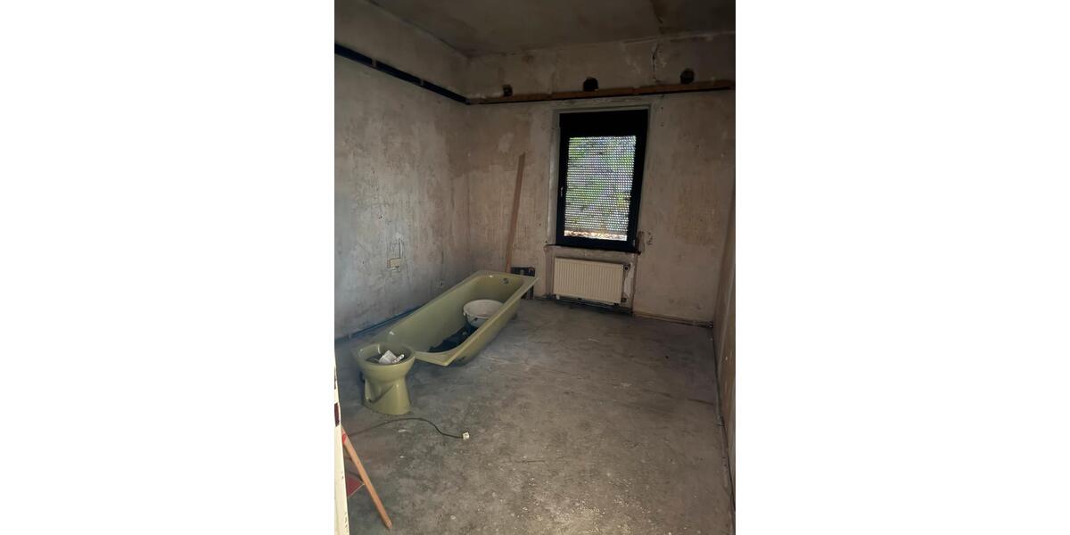 Einfamilienhaus Albersweiler - 10 Zimmer, 170 m&sup2;, 80.000&euro; | Angebot:25614195