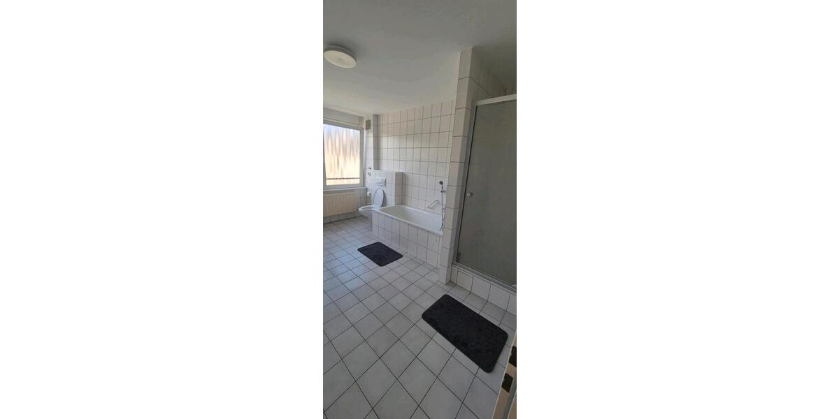 Etagenwohnung Eschborn - 5 Zimmer, 146 m&sup2;, 600&euro; | Angebot:26444437