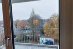 Direkt einziehen! Moderne 2 Zimmer + Süd-West-Balkon, Einbauküche, Wannenbad + Abstellraum, Aufzug