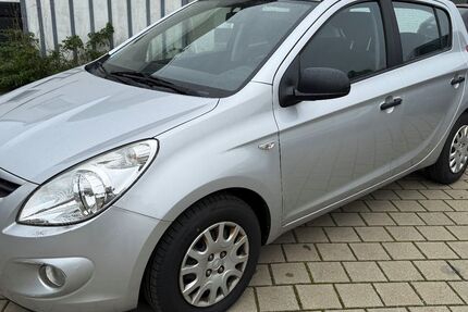 Hyundai i20 158.000 km 1.890 &euro; ERTINGEN 88521