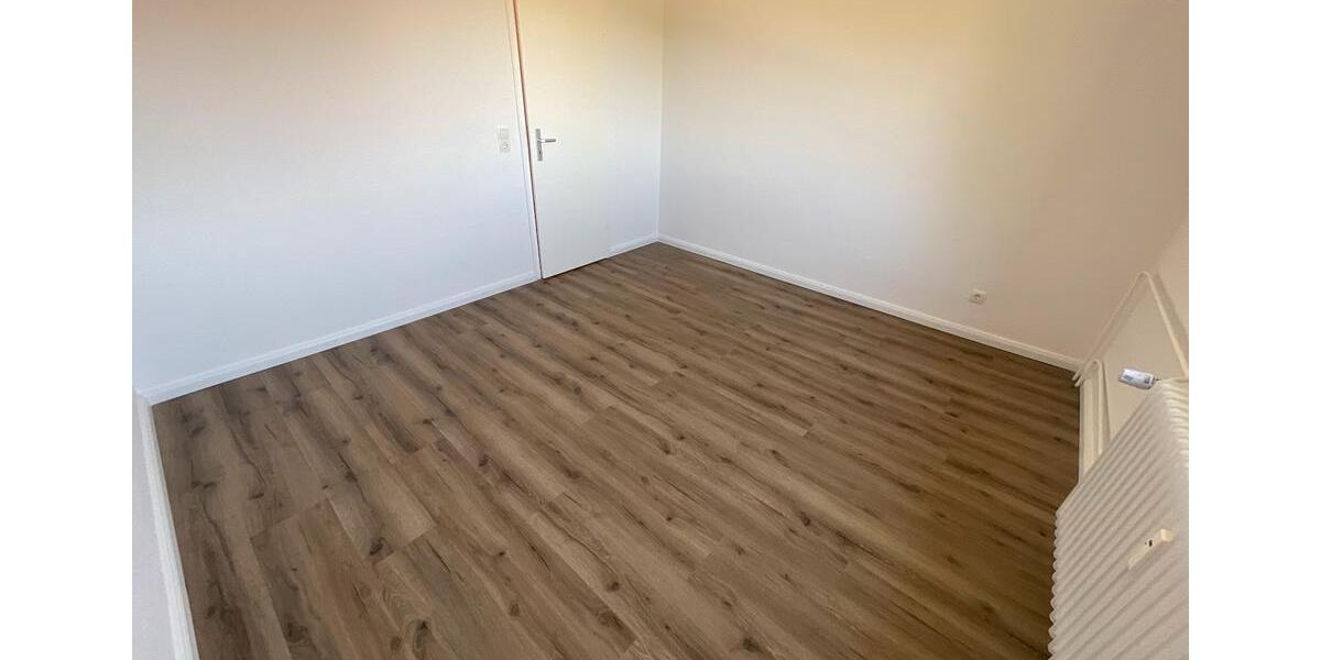 Etagenwohnung Brunsbüttel - 4 Zimmer, 85 m&sup2;, 669&euro; | Angebot:26365505