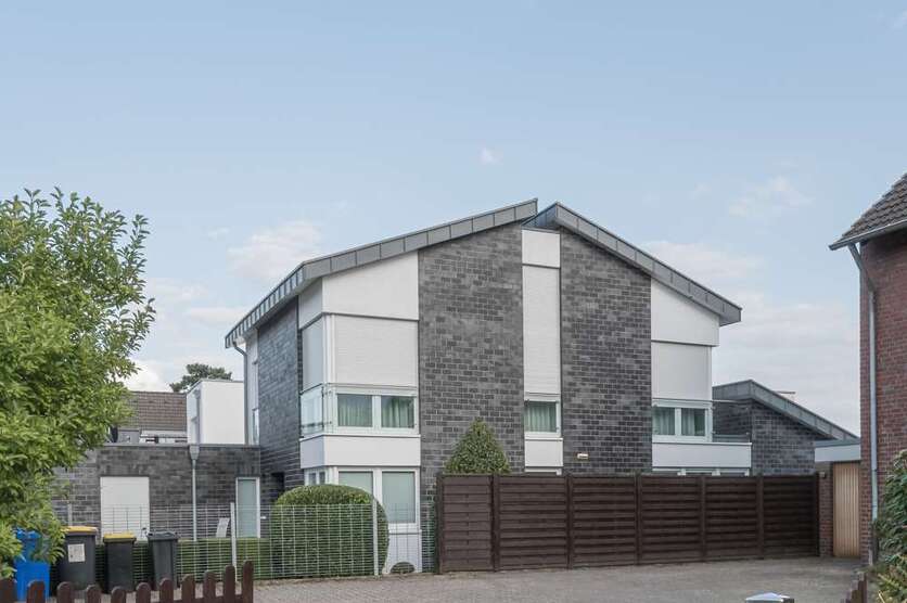 Haus zum Kaufen in Mönchengladbach 795.000 € 160.99 m²