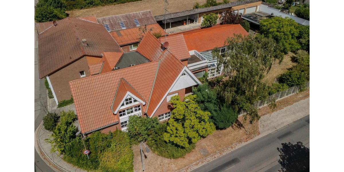 Villa Tülau - 11 Zimmer, 434 m&sup2;, 2.000&euro; | Angebot:22250385