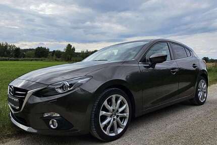 Mazda 3 58.000 km 12.400 € Train 93358