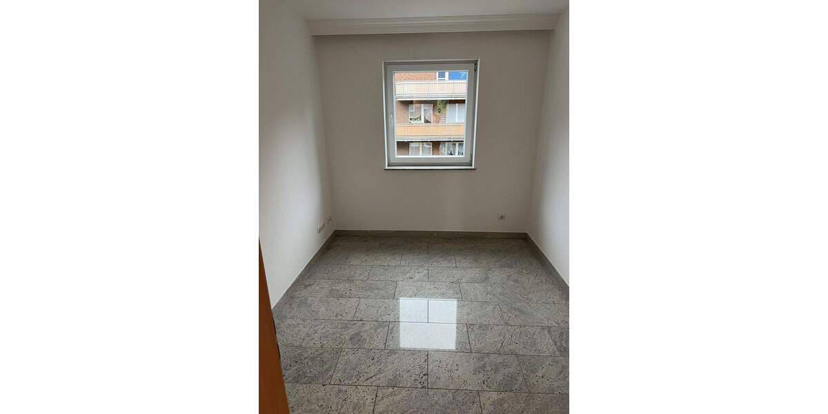 Etagenwohnung Köln Volkhoven/Weiler - 3 Zimmer, 83 m&sup2;, 1.350&euro; | Angebot:24916639