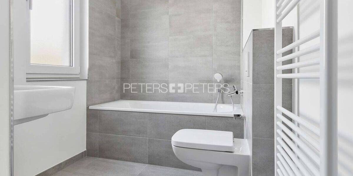 Etagenwohnung Schwerin Werdervorstadt - 5 Zimmer, 134 m&sup2;, 1.499&euro; | Angebot:26066103