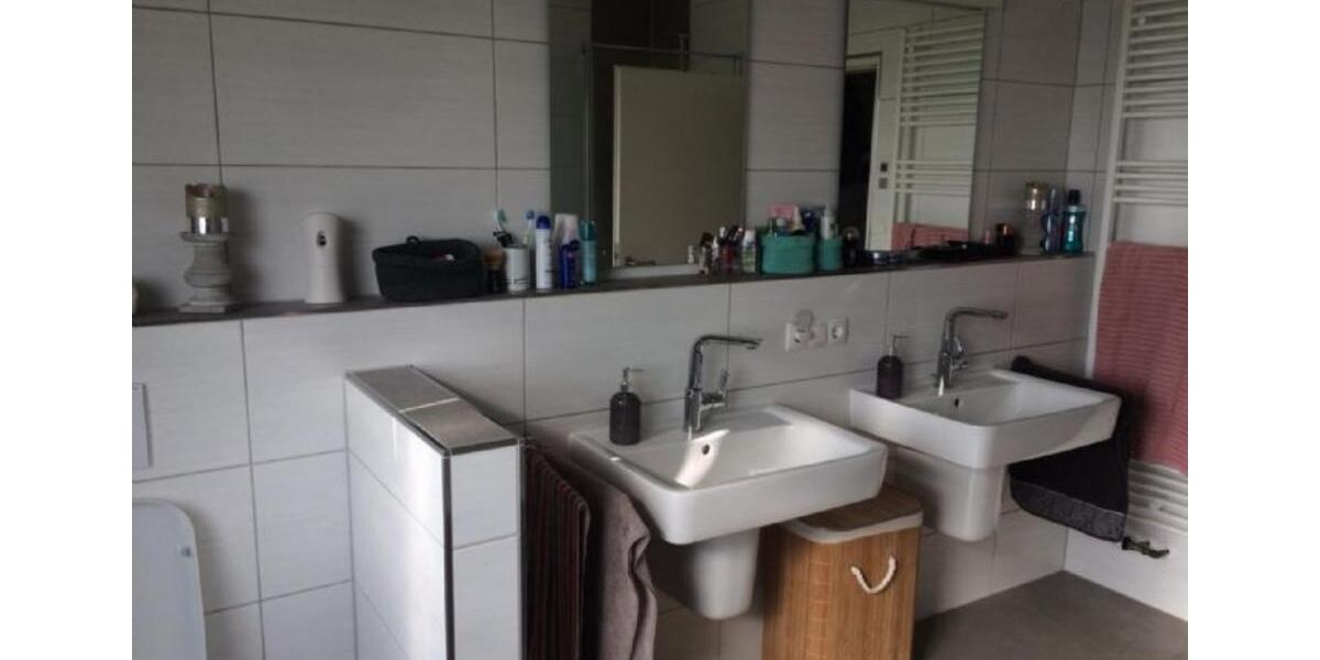 Einfamilienhaus Lastrup - 9 Zimmer, 300 m&sup2;, 1.500&euro; | Angebot:25919593