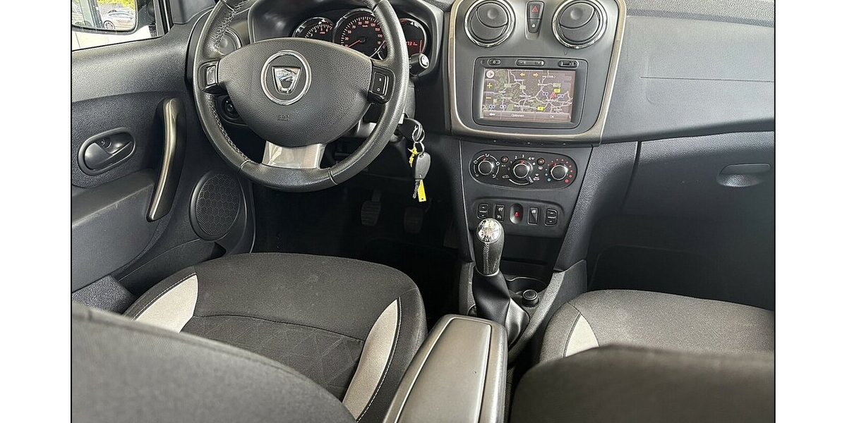 Dacia Sandero II 0.9 TCe 90eco Stepway Navi PDC Tempo 159.000 km 4.999 &euro; Stade 21682