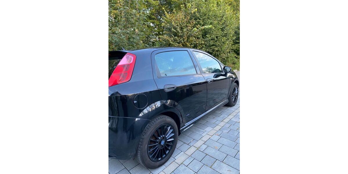 Fiat Punto 102.000 km 2.900 &euro; München 81735