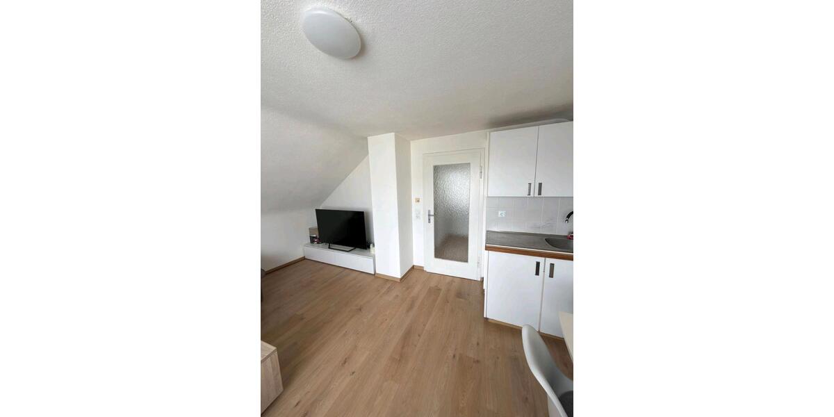 Dachgeschoßwohnung Backnang - 2 Zimmer, 32 m&sup2;, 570&euro; | Angebot:26288215