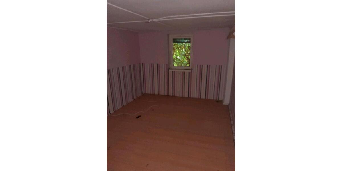 Reihenhaus Hettstedt - 5 Zimmer, 150 m&sup2;, 29.000&euro; | Angebot:25995304