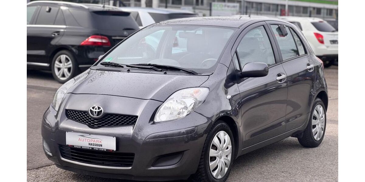 Toyota Yaris 175.711 km 2.999 &euro; Sulz a. N 72172