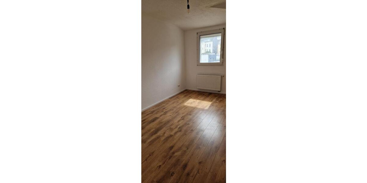 Dachgeschoßwohnung Wuppertal Gemarkung Barmen - 3 Zimmer, 56 m&sup2;, 160.000&euro; | Angebot:24617104