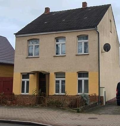 Einfamilienhaus Sternberg - 8 Zimmer, 150 m&sup2;, 139.000&euro; | Angebot:25292546