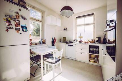 Altbauwohnung 1.OG - ruhig, grün, zentral. 4 zimmer