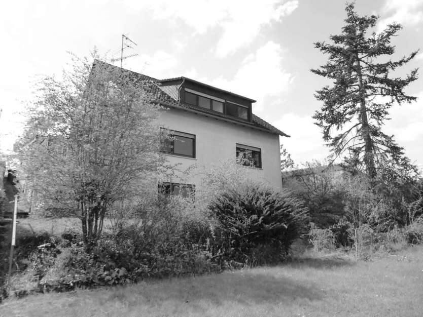 Haus zum Kaufen in Weimar 375.000 € 220 m²