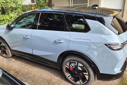 Opel Grandland (X) 3.337 km 45.767 &euro; München 80997