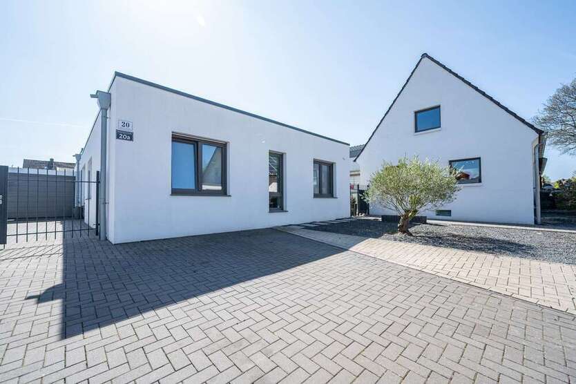 Haus zum Kaufen in Herzogenrath Merkstein 648.000 € 220 m²