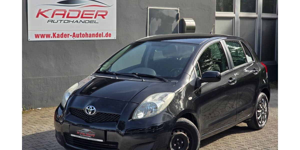 Toyota Yaris 130.000 km 3.490 &euro; Paderborn 33104
