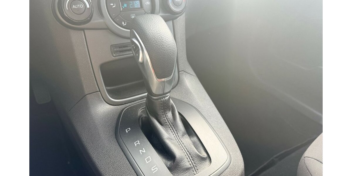 Ford Fiesta 1.6 Automatik Trend/51.000km 51.100 km 7.690 &euro; Frankfurt 60386