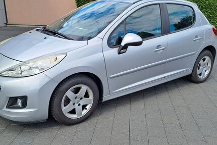 Peugeot 207 94.000 km 3.300 &euro; Möglingen 71696