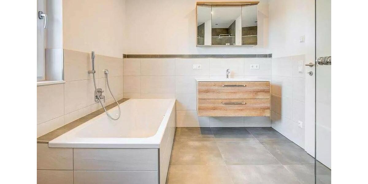 Doppelhaushälfte Burghausen - 5 Zimmer, 150 m&sup2;, 1.550&euro; | Angebot:25400312