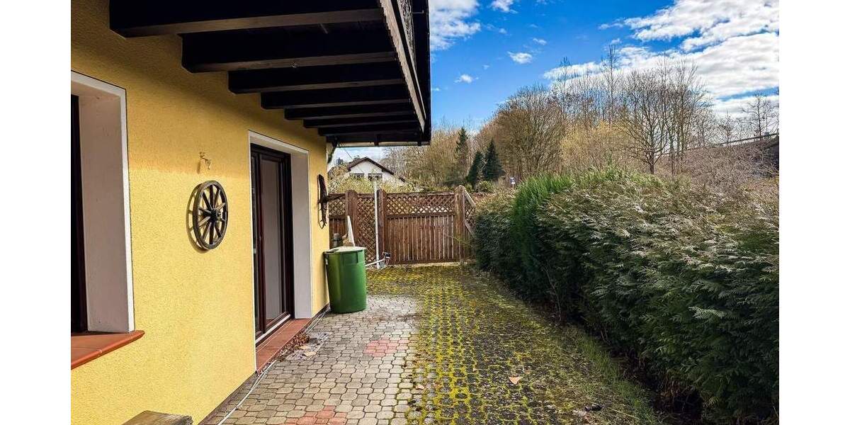 Mehrfamilienhaus, Wohnhaus Kaufungen Niederkaufungen - 5 Zimmer, 180 m&sup2;, 330.000&euro; | Angebot:25314204