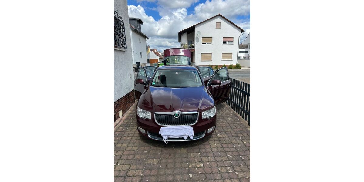 Skoda Superb 157.100 km 8.600 &euro; Raunheim 65479