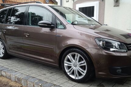 VW Touran 217.000 km 5.799 &euro; Weißenberg 02627