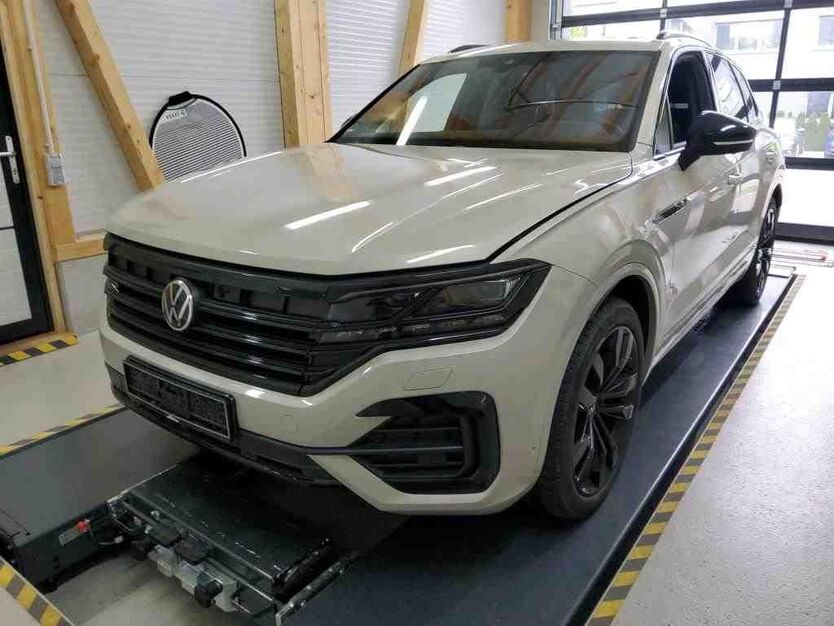 VW Touareg 54.895 km 56.488 € Hamm 59067