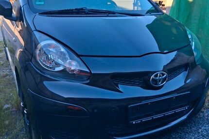 Toyota Aygo (X) 190.000 km 2.499 &euro; Würselen 52146