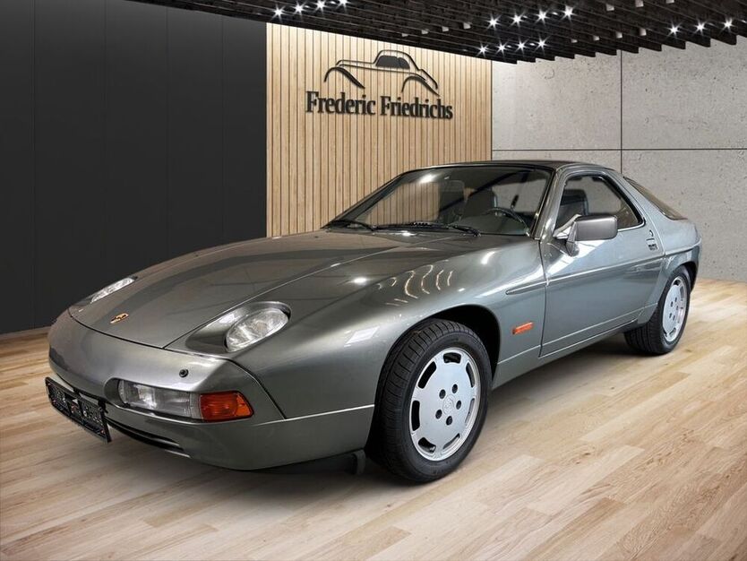 928